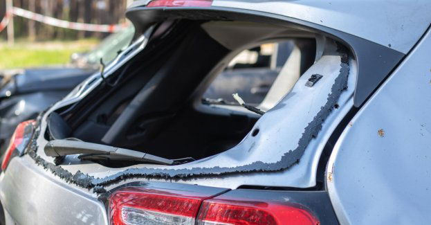 Młody kierujący oplem wjechał w dacię. Dwie osoby trafiły do szpitala