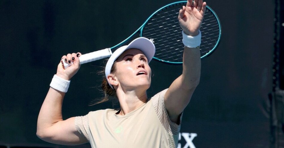 zdjęcie: Katarzyna Kawa w decydującej rundzie kwalifikacji do wielkoszlemowego Wimbledonu / fot. PAP