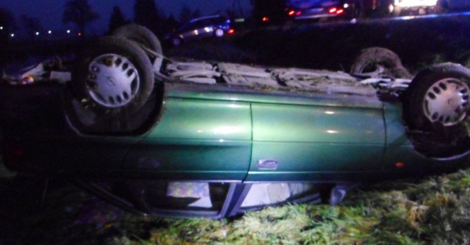 zdjęcie: Dwa poważne zdarzenia na drogach powiatu. Uwaga kierowcy / fot. KPP w Iławie Pojazd uszkodzony w zdarzeniu drogowym marki Opel