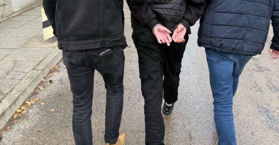 zdjęcie: Masowa akcja w Gdańsku Policja zatrzymała 30 poszukiwanych / fot. KMP w Gdańsku