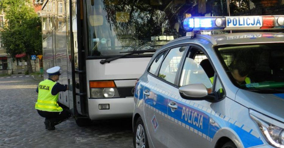 zdjęcie: Przed wyjazdem zgłoś autokar do kontroli / fot. KPP w Nidzicy