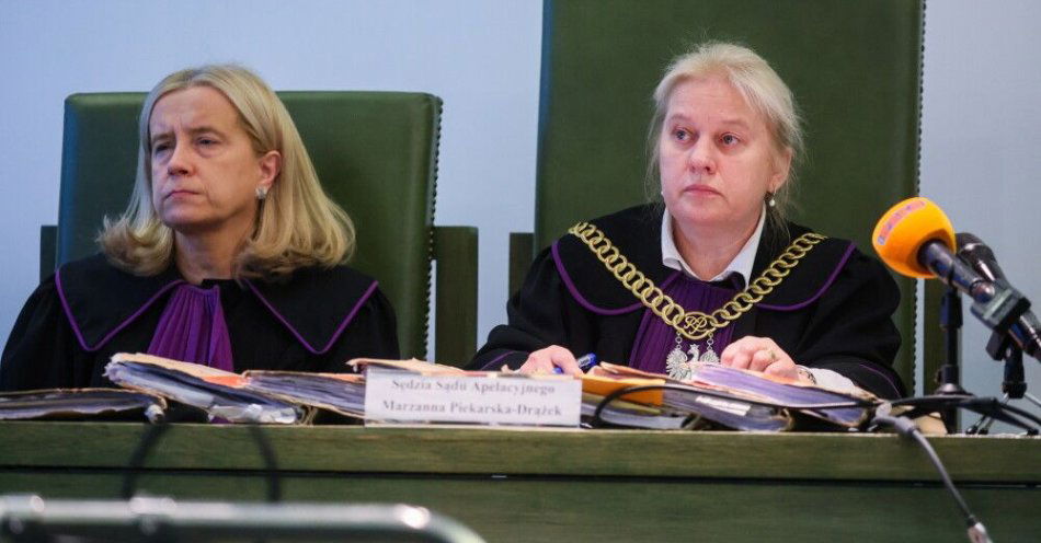 zdjęcie: Rozprawa apelacyjna Doriana S., skazanego za gwałt i morderstwo - z wyłączeniem jawności / Warszawa, 28.10.2025. Sędzia Marzanna Piekarska-Drążek (P) i sędzia Ewa Leszczyńska-Furtak (L) podczas rozprawy apelacyjnej ws. Doriana S., 28 bm. w Sądzie Apelacyjnym w Warszawie. W styczniu tego roku Sąd Okręgowy w Warszawie skazał Doriana S. na dożywocie w systemie terapeutycznym, za gwałt i morderstwo Lizy, 25-letniej obywatelki Białorusi. Zbrodni dokonał w centrum stolicy pod koniec lutego ub.r. Rusza proces apelacyjny. Obrońca mówi o niepoczytalności Doriana S. (mr) PAP/Leszek Szymański
 *