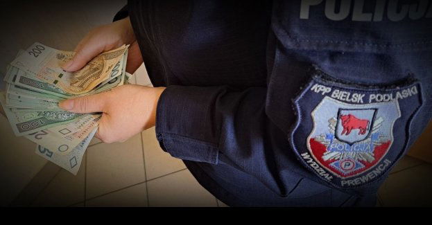 Znalezione pieniądze przekazała policjantom