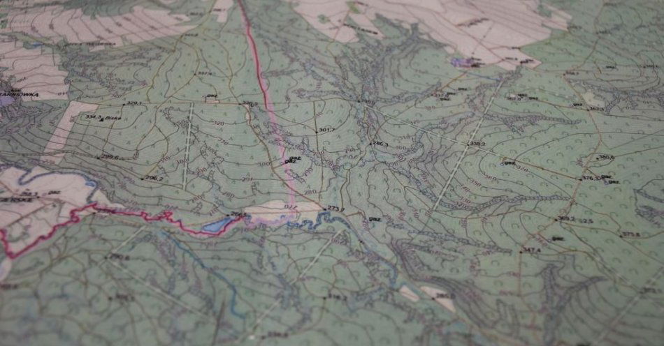 zdjęcie: Mieszkaniec gminy Rokietnica odnaleziony po miesiącach w lesie / fot. KPP w Jarosławiu Fot. KPP Jarosław