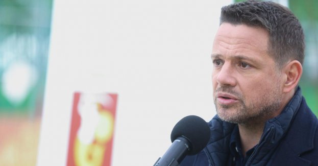Prezydent Warszawy R. Trzaskowski zarobił w ub.r. 342 tys. zł, to 114 tys. więcej niż w 2021 r.