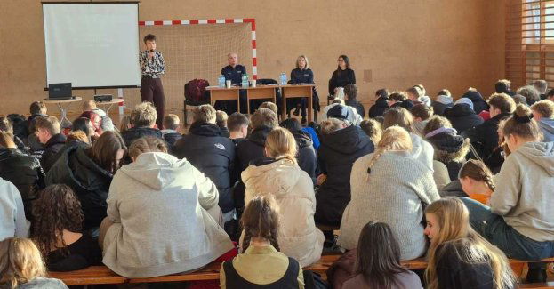 Debata w Strzyżowie o uzależnieniach młodzieży