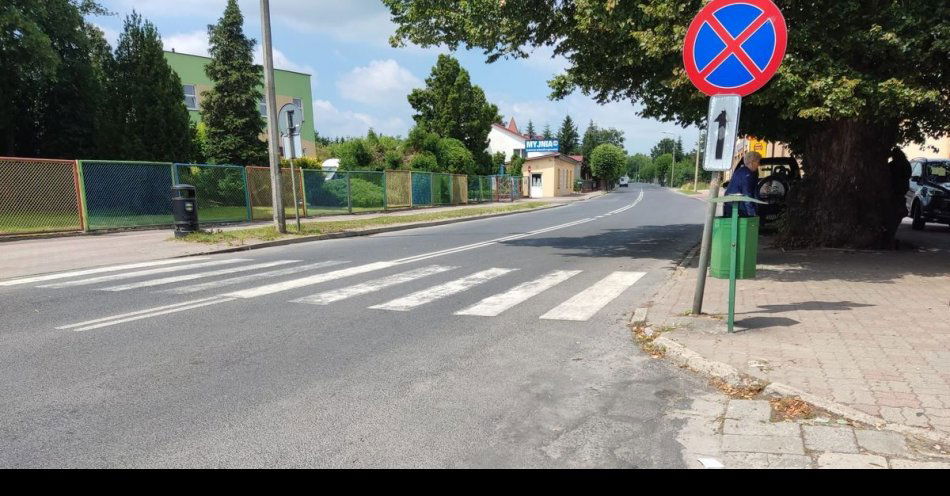 zdjęcie: Niebezpiecznie na przejściu dla pieszych / fot. KPP Krasnystaw
