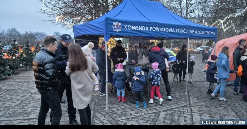 zdjęcie: Policja w Wiosce Świętego Mikołaja promuje bezpieczeństwo / fot. KPP Włoszczowa