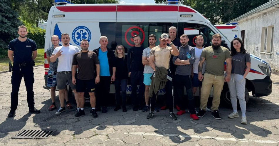 zdjęcie: Kolejna grupa ratowników medycznych przeszkolona przez puławskich policjantów / fot. KPP Puławy