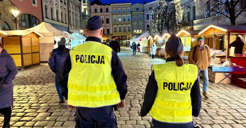 zdjęcie: Policja czuwa nad bezpieczeństwem na świdnickim jarmarku / fot. KPP w Świdnicy