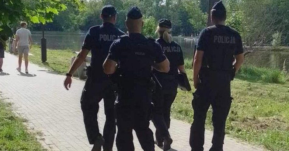 zdjęcie: Łódzcy policjanci kontrolowali parki i zbiorniki wodne / fot. KMP w Łodzi