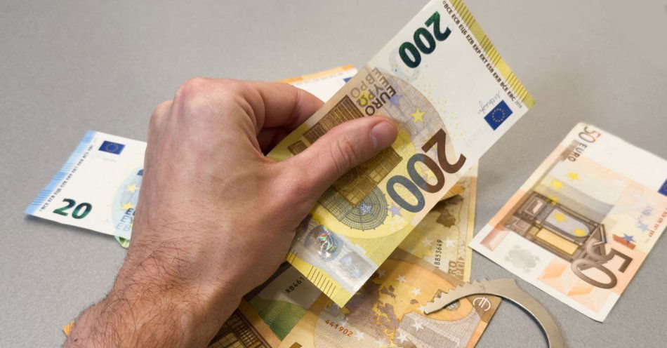 zdjęcie: Siedem osób oskarżonych o działanie na szkodę SKOK w Wołominie; wyłudzili 30 mln zł / v57429333