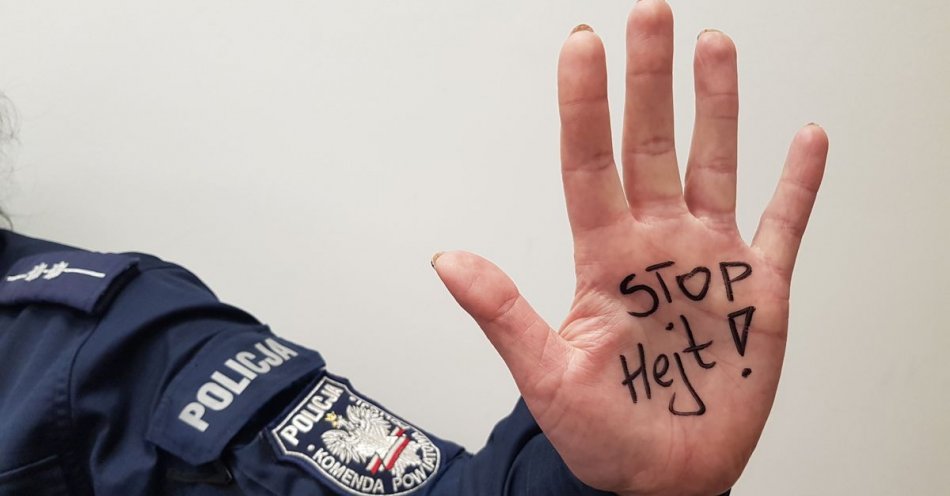 zdjęcie: Kętrzyn: Stop HEJT! - pamiętaj w ;sieci nikt nie jest anonimowy! / fot. KPP w Kętrzynie