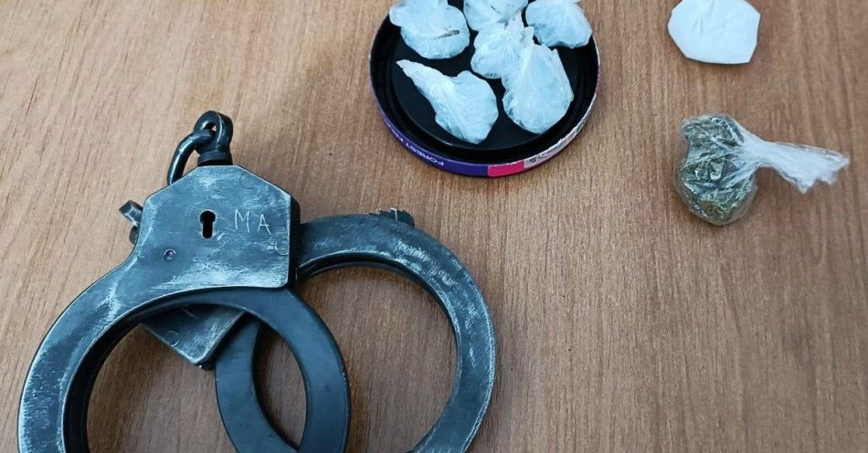 zdjęcie: Mężczyzna zatrzymany z niemal 10 g narkotyków w Starej Kornicy / fot. KPP w Łosicach