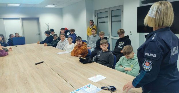 Bezpieczeństwo wolontariuszy- spotkanie u policjantów
