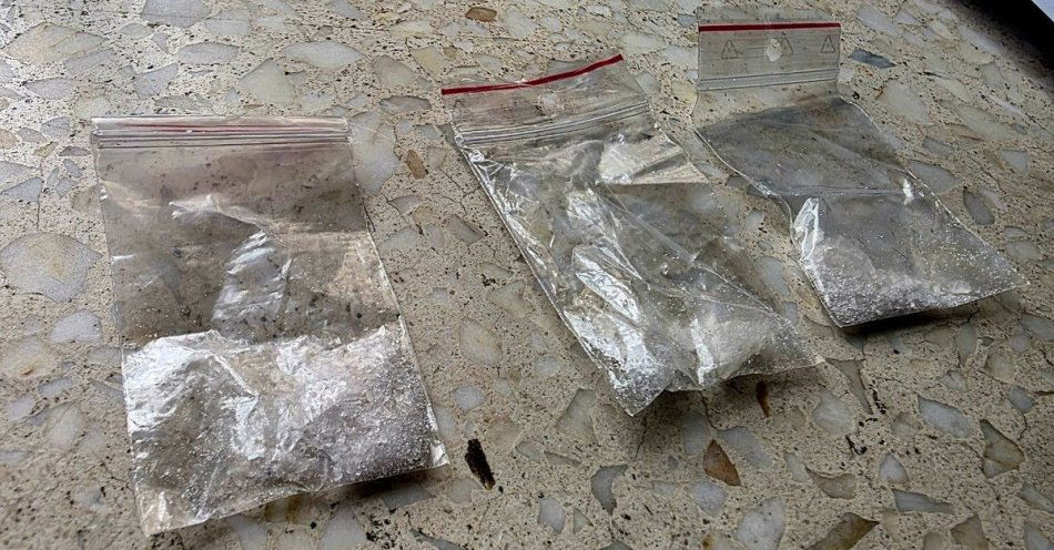 zdjęcie: Czujny kierowca zatrzymał 35-latka pod wpływem narkotyków / fot. KMP w Legnicy