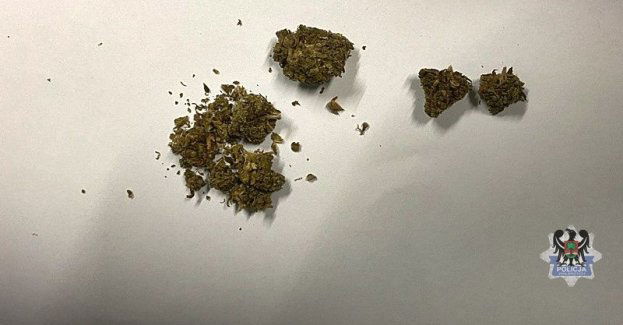 38-latek posiadał przy sobie marihuanę i kokainę. Teraz odpowie przed sądem