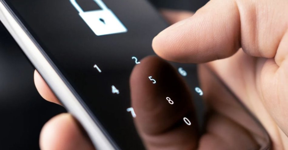 zdjęcie: Oszust powołał się na bank i ukradł kody BLIK / fot. KPP w Choszcznie Uwaga na fałszywych „pracowników banku”