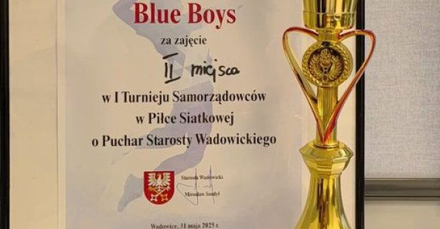 Policjanci z Wadowic na podium turnieju siatkarskiego