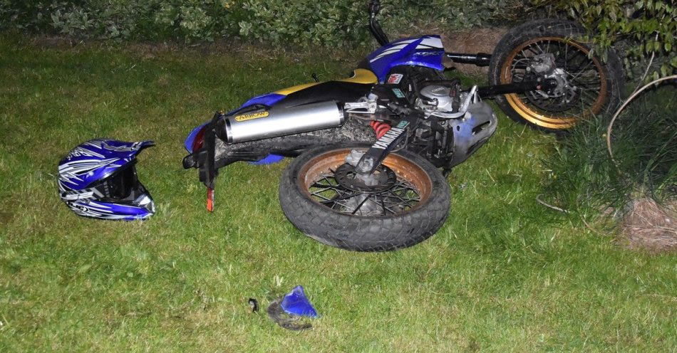 zdjęcie: Bez uprawnień i niezarejestrowanym motocyklem zderzył się z osobówką / fot. KPP Łuków