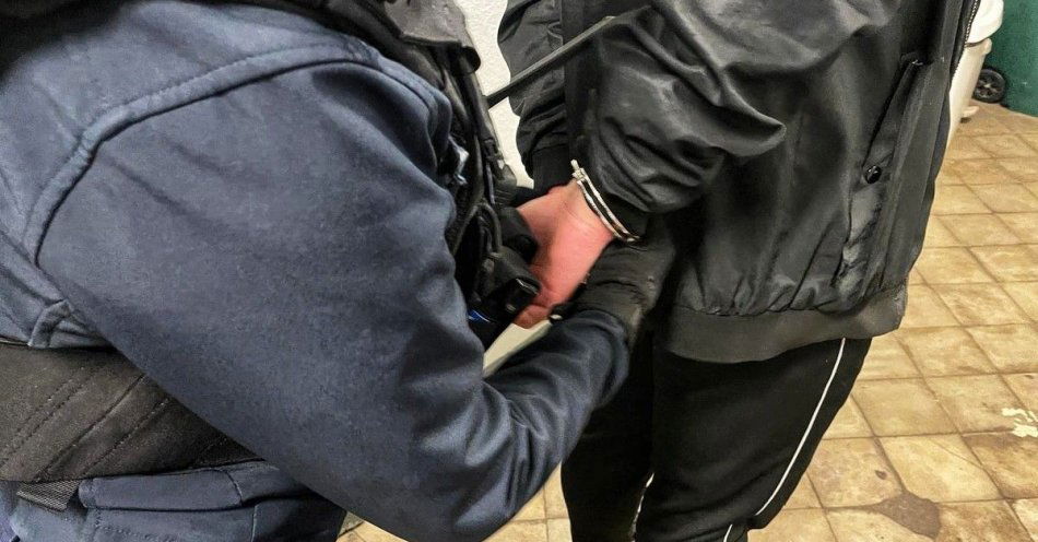 zdjęcie: Groźbą odebrał innemu nastolatkowi głośnik – usłyszał zarzuty / fot. KMP Opole