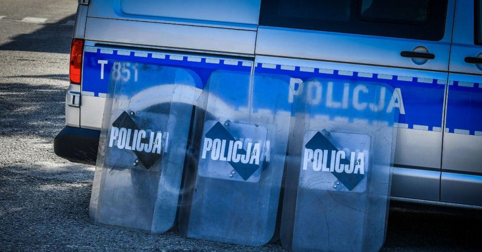 zdjęcie: Gołdapscy policjanci szkolą żołnierzy w ramach przygotowania do służb na granicy / fot. KPP w Gołdapi