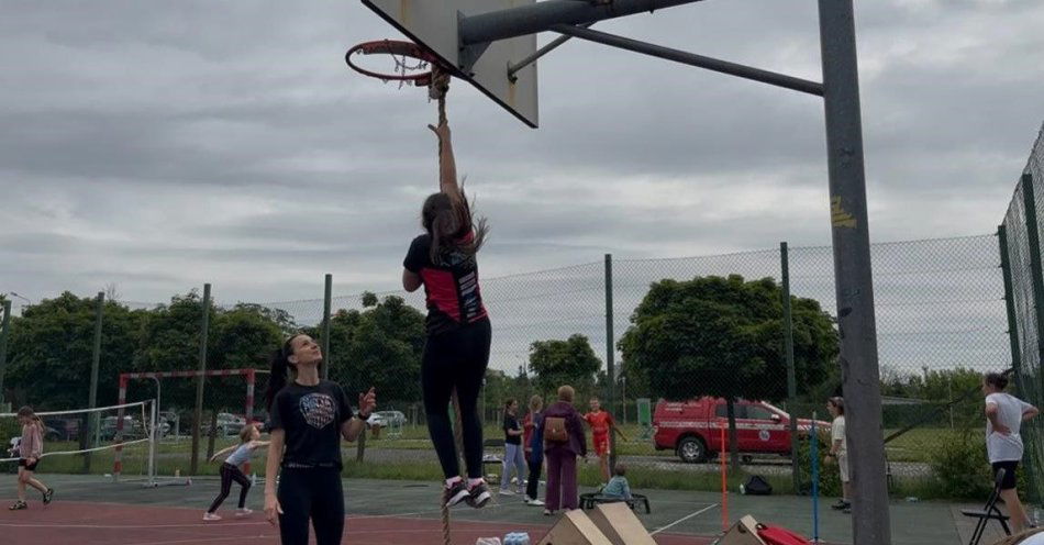 zdjęcie: Policjanci brali udział w Rodzinnym Dniu Sportu / fot. KMP we Włocławku