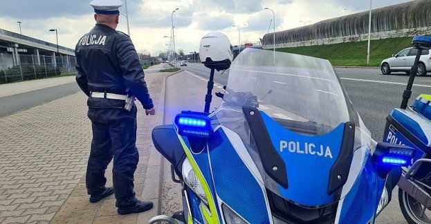 Weekend zapowiada się słoneczny, a to zachęca miłośników jednośladów do podróżowania – zadbajmy zatem o własne bezpieczeństwo!