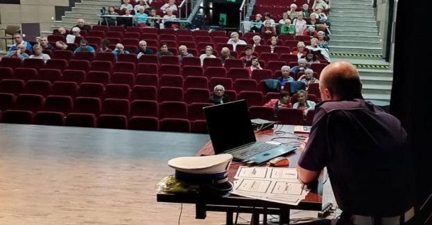 Trwające w Bielawie Senioralia były okazją do realizowania przez policjantów wojewódzkiego programu profilaktycznego „Wzorowy senior”