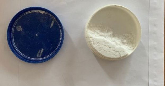 Poszukiwanego z narkotykami, sprzedającego lewe bilety na koncerty, zatrzymali śródmiejscy dzielnicowi