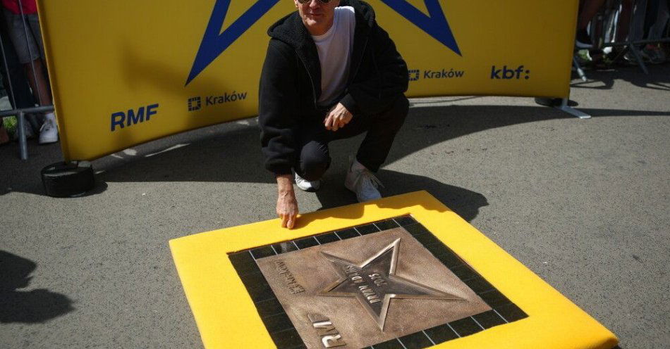 zdjęcie: Bryan Adams w Alei Gwiazd pod Wawelem / fot. PAP