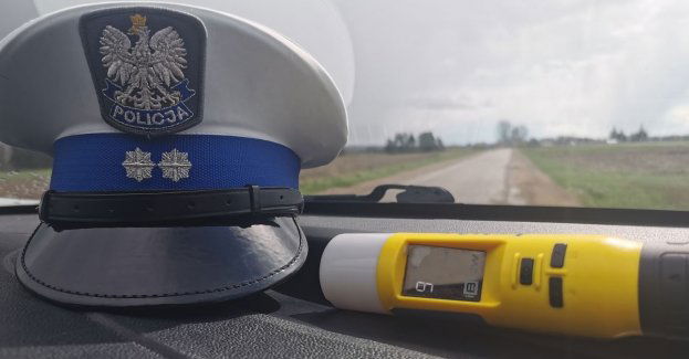 Nietrzeźwa rowerzystka spowodowała kolizję z bmw