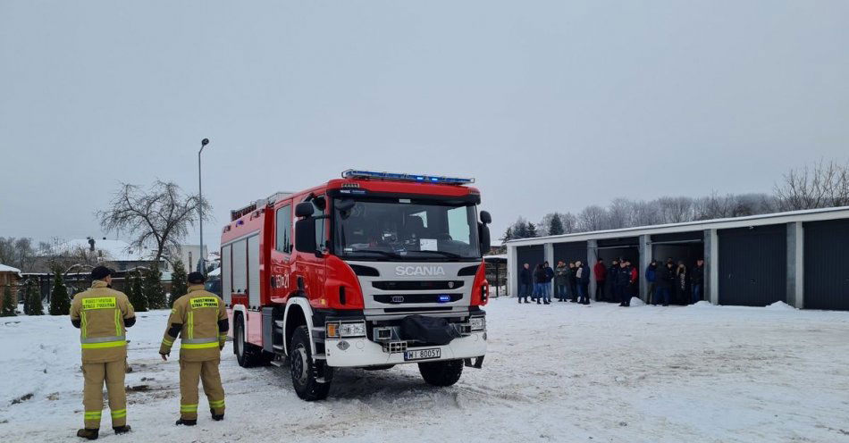 zdjęcie: Pożar w budynku policji. Na szczęście, to tylko ćwiczenia... / fot. KPP w Szydłowcu