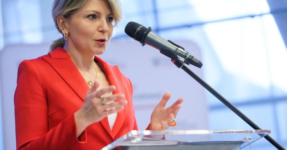 zdjęcie: Posłowie KO nie będą pracować nad zakazem komórek w szkołach; Rosa: nie ma sensu dublować projektów / Warszawa, 12.03.2026. Posłanka KO Monika Rosa na posiedzeniu Rady do spraw Polityki Młodzieżowej „Diagnoza Młodzieży 2026. Od oceny sytuacji do strategii wsparcia”, 12 bm. w Centrum Nauki Kopernik w Warszawie. (rg/mgut) PAP/Rafał Guz