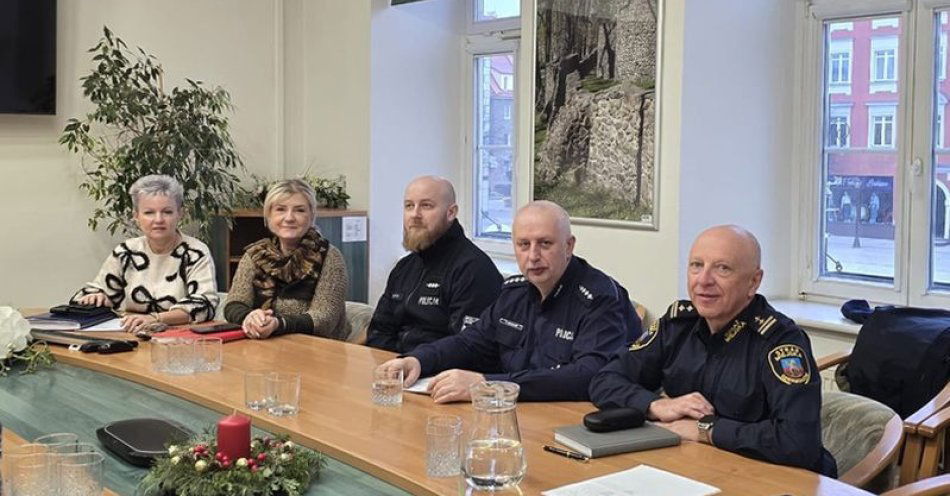 zdjęcie: Dzierżoniów intensyfikuje współpracę dla bezpieczeństwa / fot. KPP w Dzierżonowie