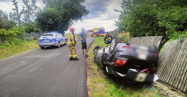 Stosujmy prędkość do panujących warunków na drodze i nie przekraczajmy tej dozwolonej przepisami. Dachowanie na wyjeździe do Dziećmorowic