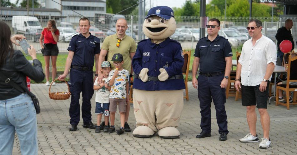zdjęcie: Piknik z okazji rozpoczęcia wakacji / fot. KPP Piła
