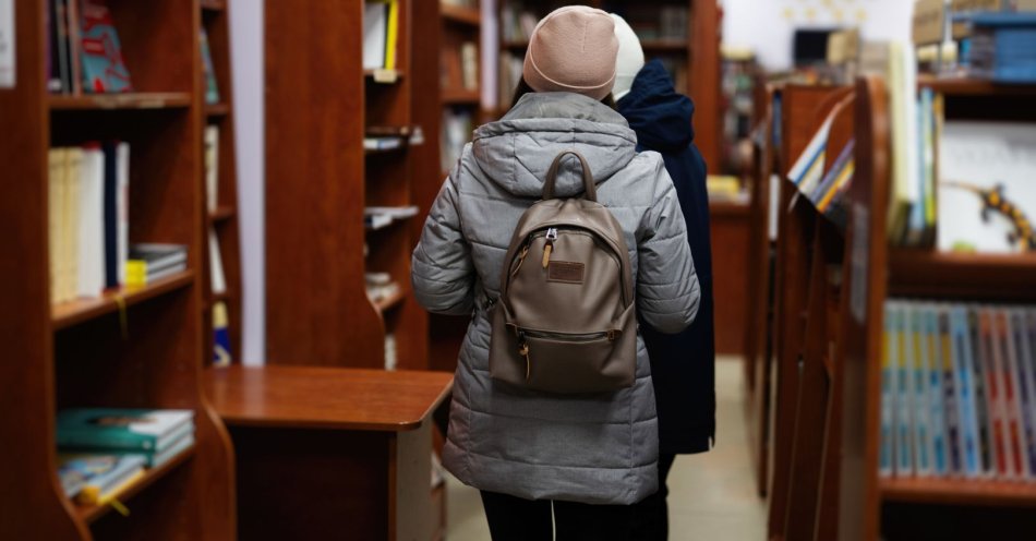 zdjęcie: Powstała biblioteczka dla osób w kryzysie bezdomności / v16481014