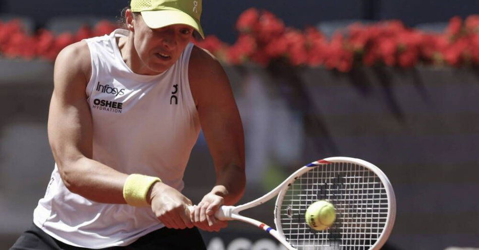 zdjęcie: Turniej WTA w Rzymie - kosztowna porażka Świątek z Collins w trzeciej rundzie / fot. PAP