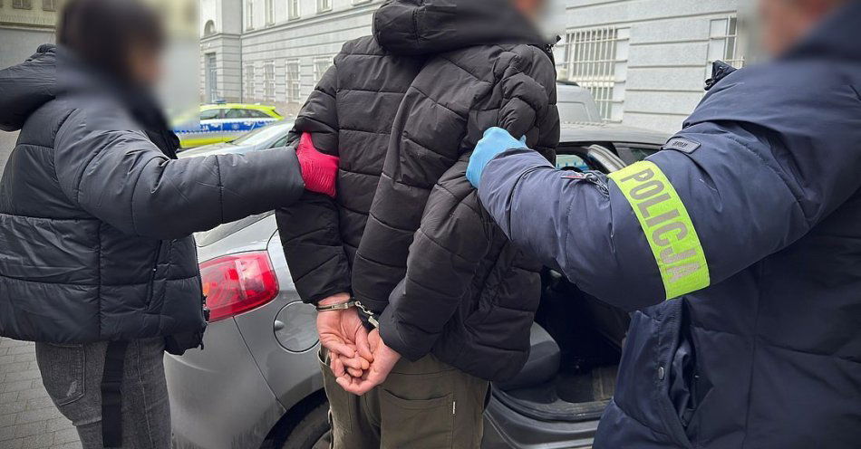 zdjęcie: Zatrzymani w sklepie z towarem wartym prawie 1000 zł / fot. KMP w Gdańsku