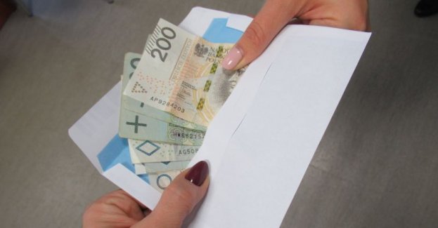 Po rozmowie z rzekomymi konsultantami z banku czy agencji kredytowej i fałszywym policjantem 34-latek stracił sporą gotówkę