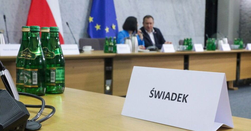 zdjęcie: Komisja ds. Pegasusa chce przesłuchać byłego szefa CBA Ernesta Bejdę; ma zostać doprowadzony przez policję / fot. PAP