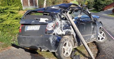 Dachowanie w Koźmicach Małych: pijany kierowca uciekł z miejsca