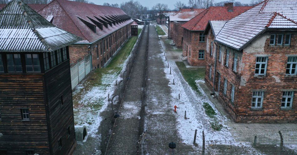 zdjęcie: 1,83 mln osób zwiedziło w 2024 roku Muzeum Auschwitz / v21092805