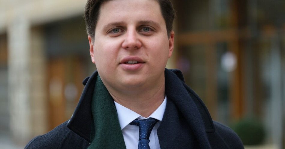 zdjęcie: Obrońca Volodymyra Z.: w piątek zażalenie na postanowienie o tymczasowym areszcie na 7 dni / Warszawa, 07.11.2024. Adwokat z kancelarii Paprocki Wojciechowski & Partnerzy, autor ustawy antyhejterskiej Polski 2050 Tymoteusz Paprocki przed siedzibą Polskiej Agencji Prasowej w Warszawie, 7 bm. Tymoteusz Paprocki był gościem Studia PAP. (ad) PAP/Rafał Guz
