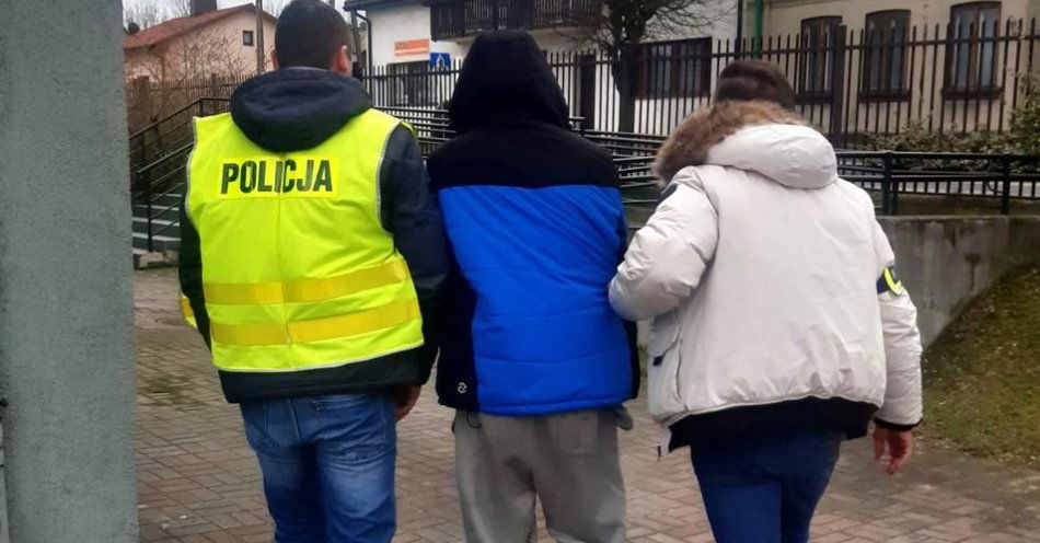 zdjęcie: Z maczetą na policjantów / fot. KPP w Radziejowie