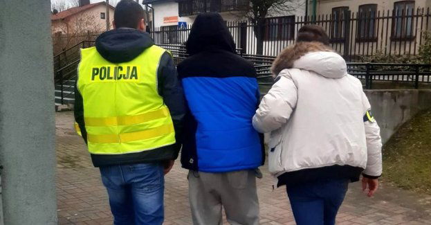 Z maczetą na policjantów