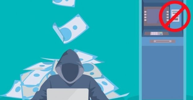 Policjanci radzą jak w bezpieczny sposób wypłacać pieniądze z bankomatu