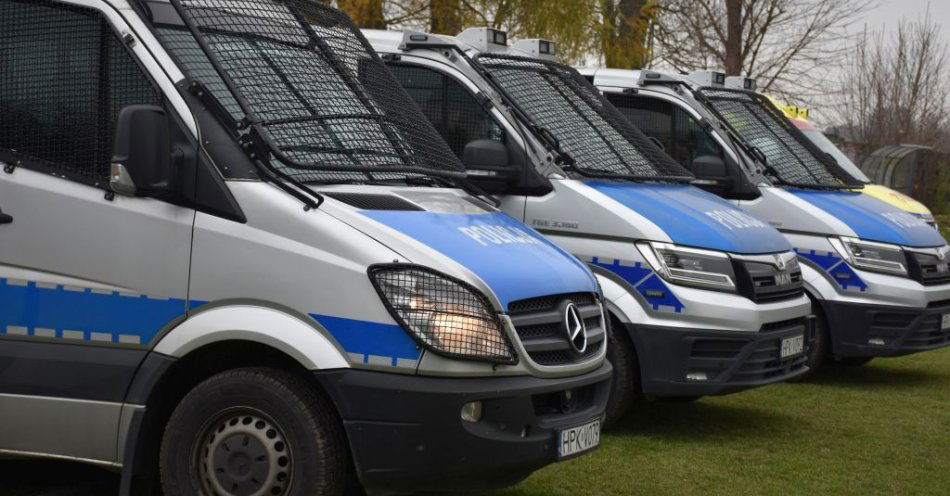 zdjęcie: Policja zabezpiecza mecz JKS Jarosław z Karpatami Krosno / fot. KPP w Jarosławiu Fot. KPP Jarosław