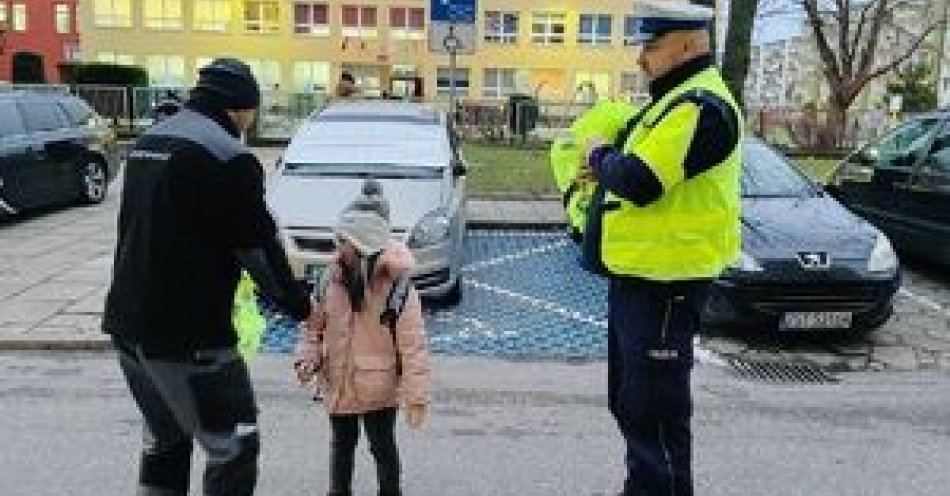 zdjęcie: Niewielkie gadżety mają wielkie znaczenie / fot. KPP w Stargardzie